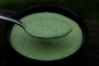 Spicy mint cream sauce
