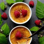 Aprenda a fazer um delicioso crème brûlée de framboesa