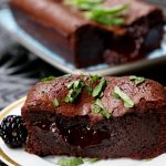 Bolo cremoso de chocolate francês