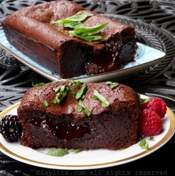 Bolo de chocolate estilo petit gâteau