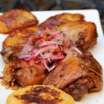 Pollo o gallina cocido en chicha