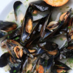 Mejillones en salsa de vino blanco
