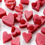 Corazones de gelatina de fresa y frambuesa