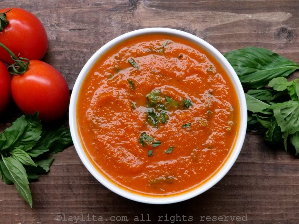Salsa de tomate con albahaca - receta casera