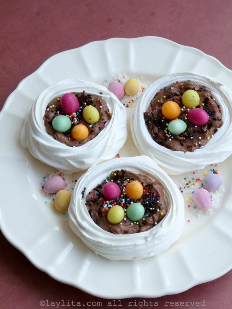 Mini pavlovas con nutella para Pascua