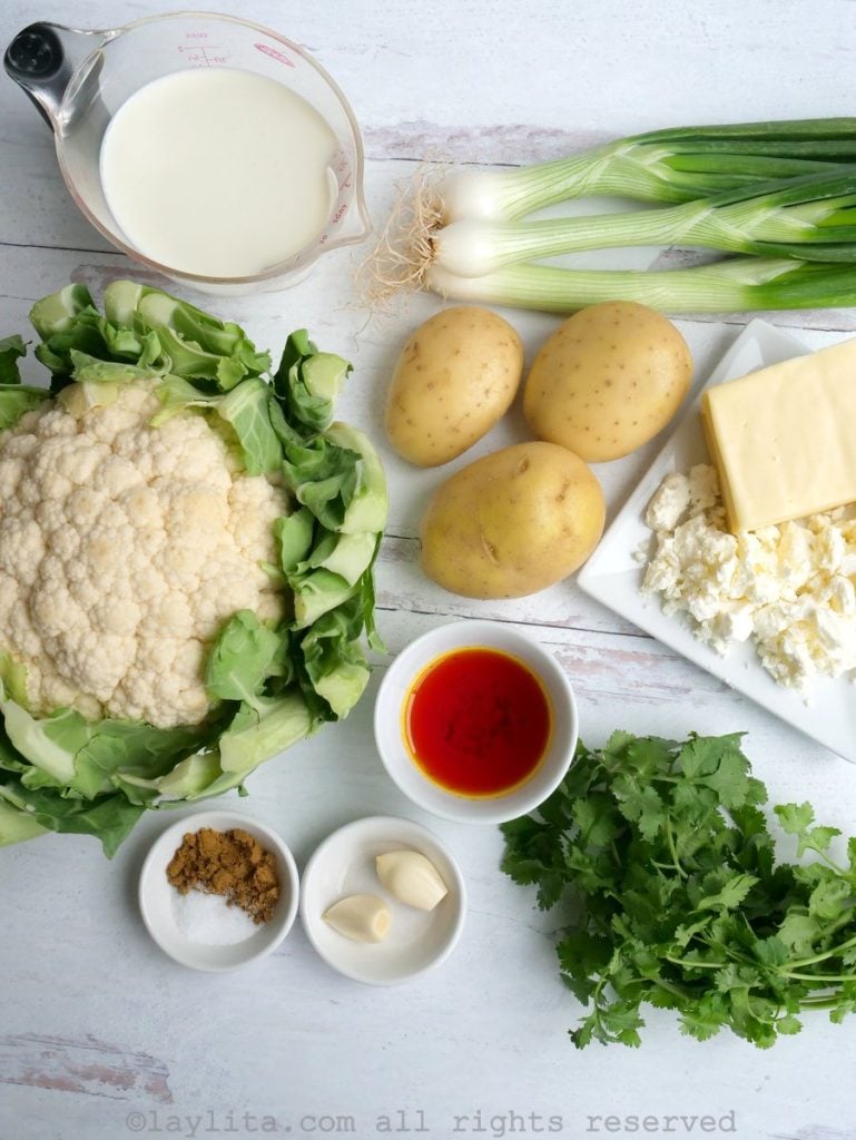 Ingredientes para el locro o sopa de coliflor con papas y queso