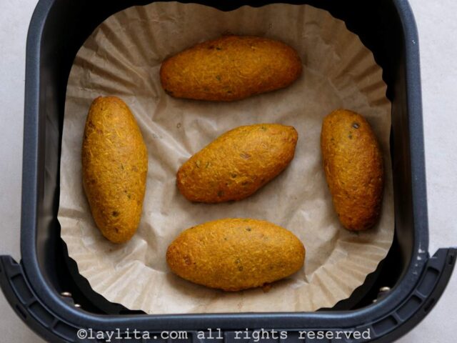 Cuatro corviches en la freidora de aire o airfryer