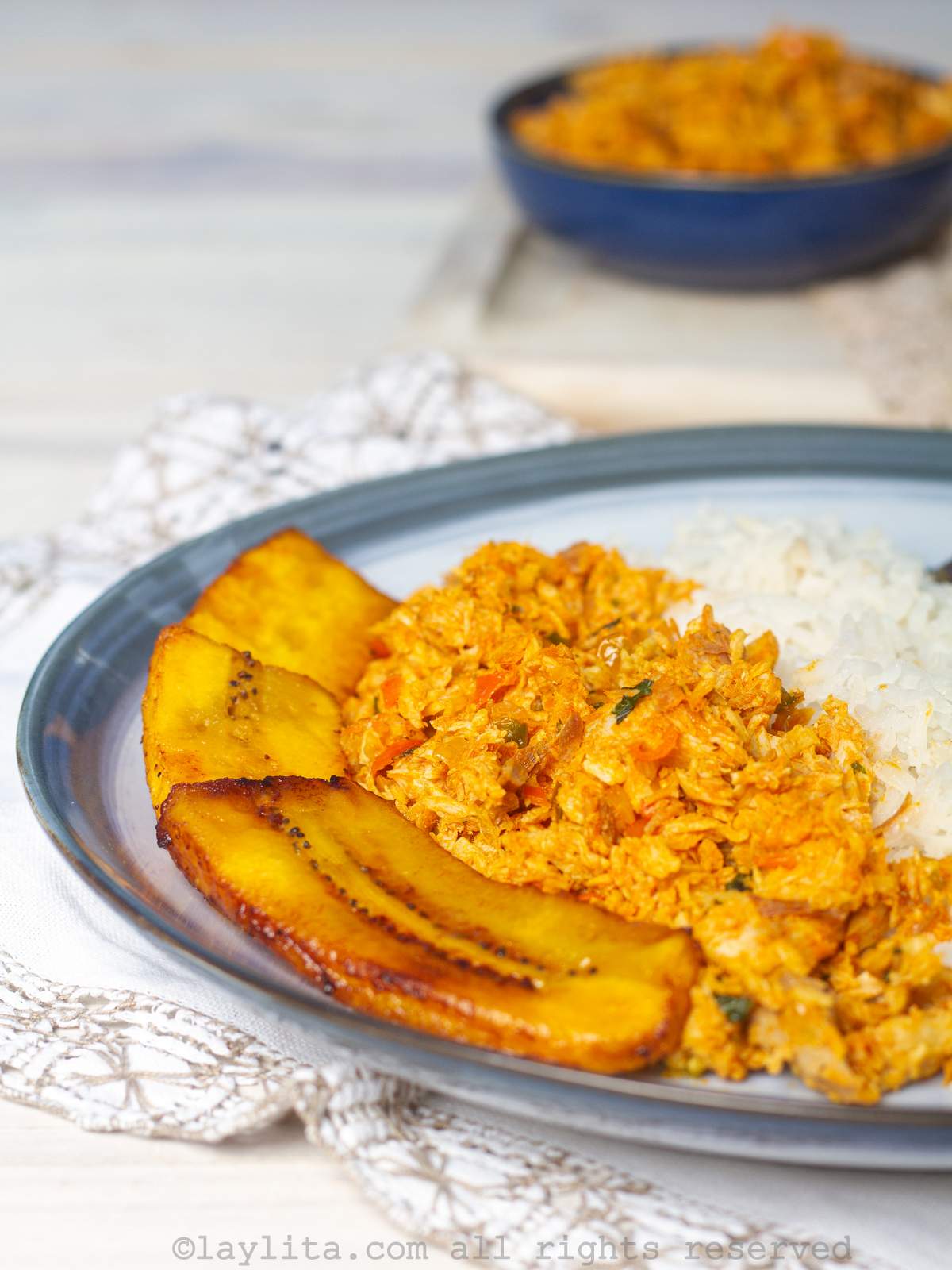 Pabellón de pescado con platano frito