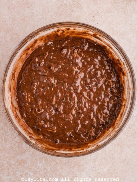 Masa para el pastel de chocolate y zucchini