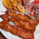 Carne en palito // Tranchettes de steak en brochettes