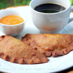 Empanadas de bananes plantain fourrées au fromage