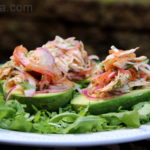 Salade d'avocats garnis de dinde ou de poulet