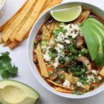 Soupe de champignons et tortillas mexicaines