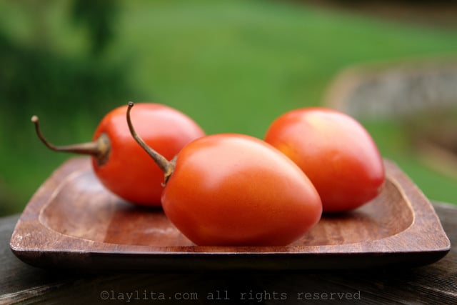 Tomates d'arbre aussi appelées tamarillos