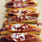 Bananes plantains mûrs farcis au bacon et fromage