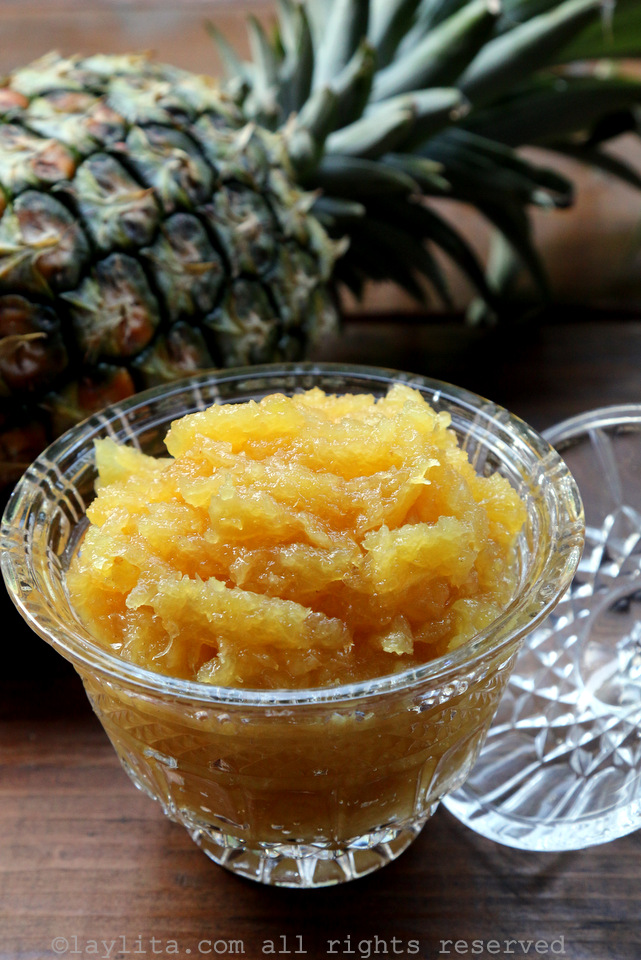 Pineapple preserves with panela and spices