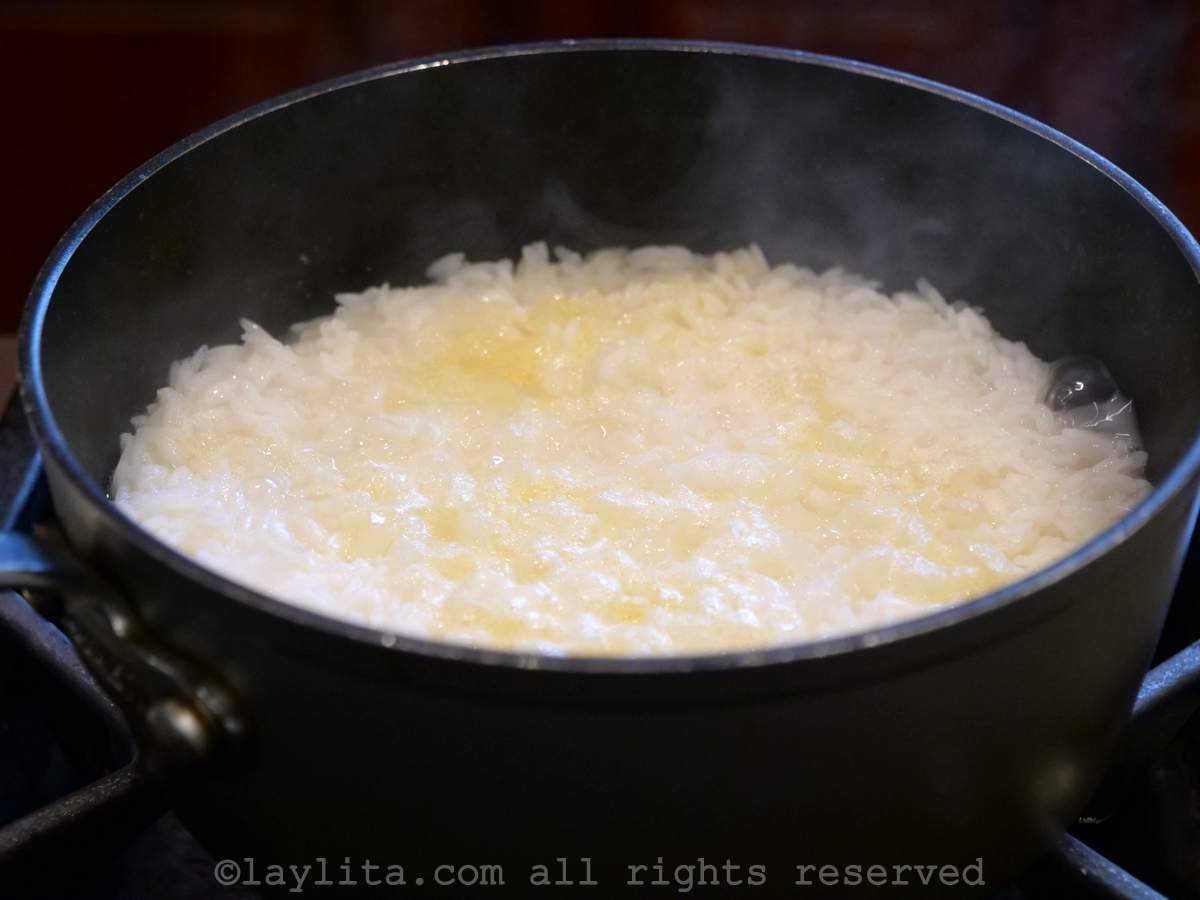 Basic recipe for Ecuadorian or Latin style cooked white rice