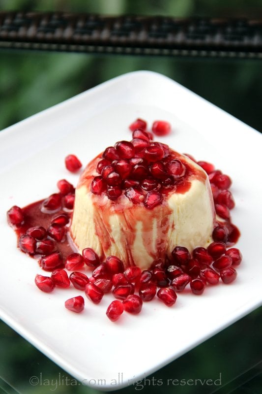 Honey mousse with pomegranate sauce