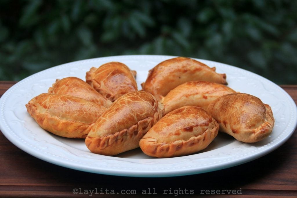 How to make empanada dough for baking