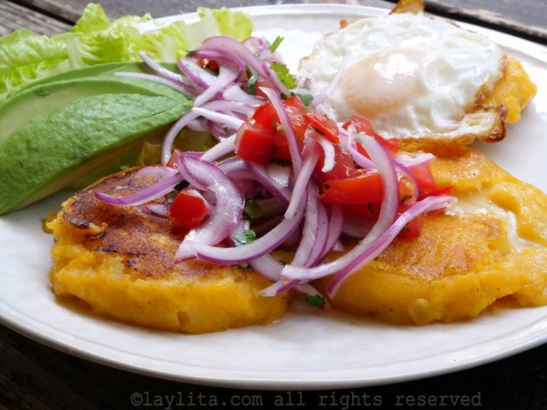 Llapingachos: Ecuadorian stuffed potato patties