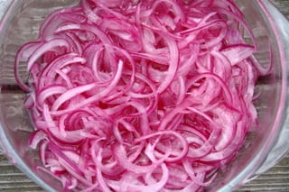 Onion curtido