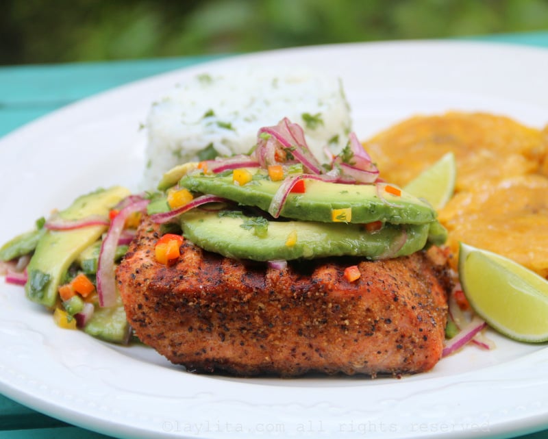 Recipe for grilled salmon with avocado salsa