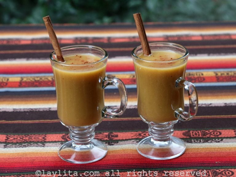 Colada de avena con naranjilla or Ecuadorian oatmeal drink