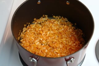 Preparação de Sopa de Batata e Queijo
