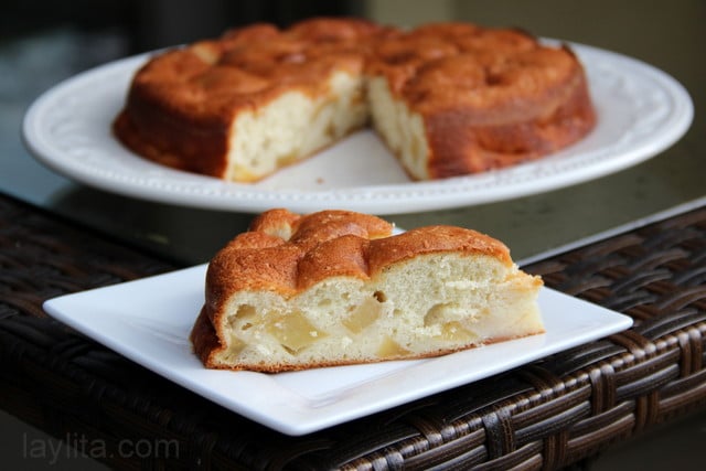 Apple cake recipe made with only 4 ingredients