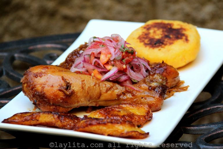 {Fritada de gallina} Ecuadorian braised chicken in chicha