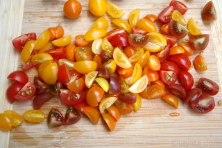 Préparation de la bruschetta de tomates 2