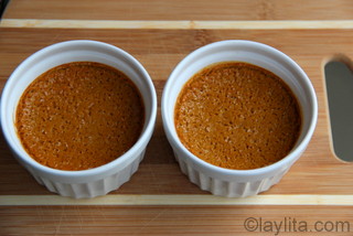 Photos of pumpkin flan preparation