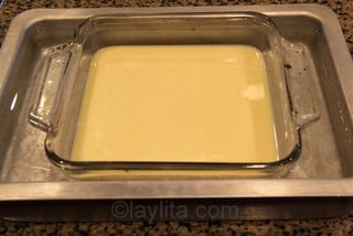 Oven dulce de lech - Combine the condensed milk and vanilla in square oven pan