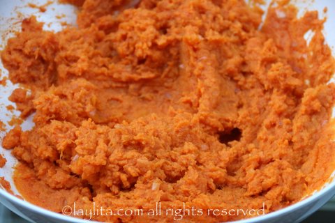 Let the achiote mashed sweet potatoes rest for an hour before using