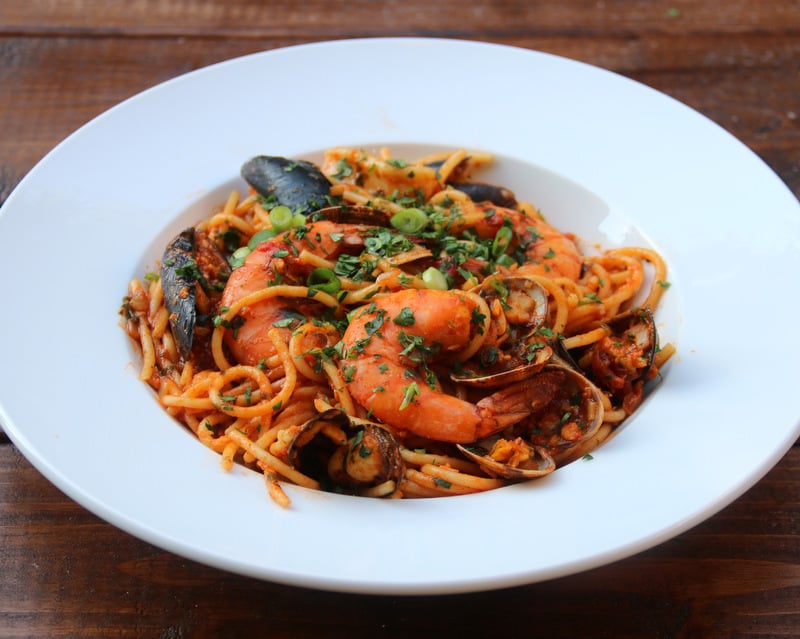 Seafood spaghetti {Tallarines con mariscos}