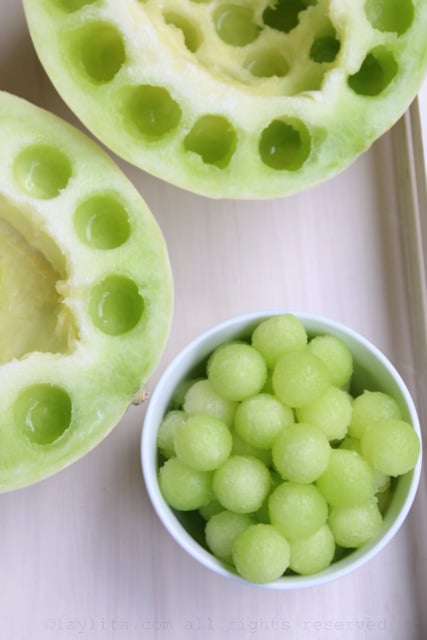 Faire des petites boules de melon vert