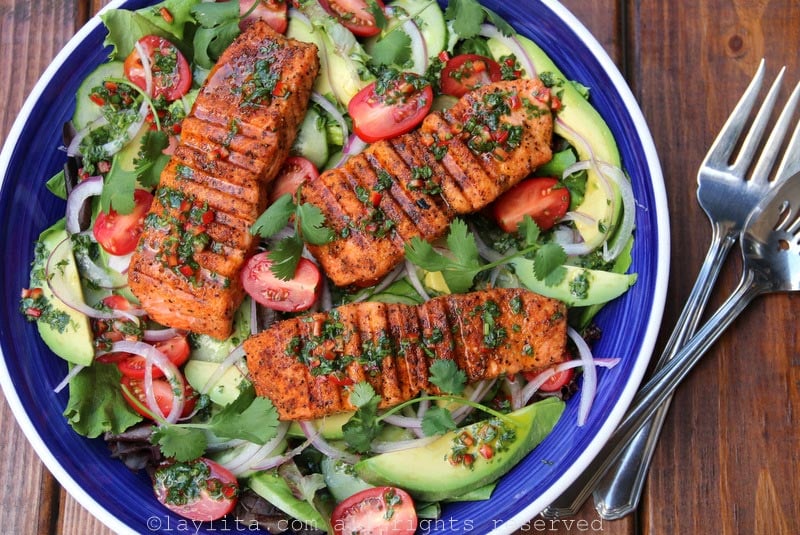 Grilled salmon and avocado salad recipe