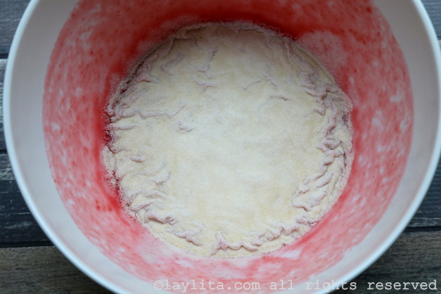 Place 1 cup of the berry puree in a large bowl and sprinkle the gelatin over it