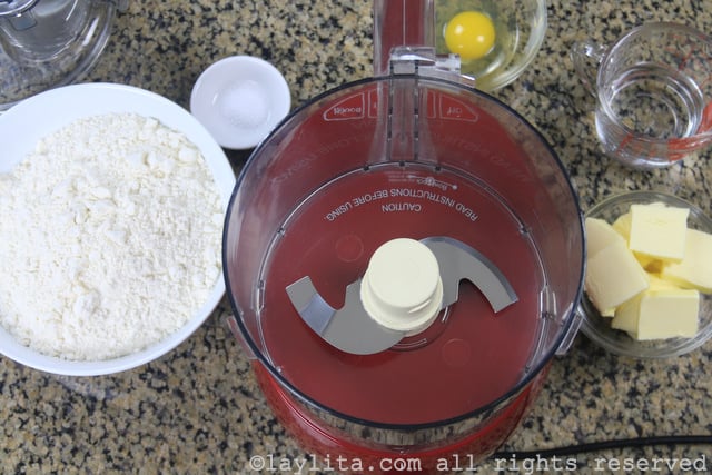 Making empanada dough in the food processor