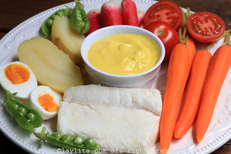 Aioli with fish and vegetables