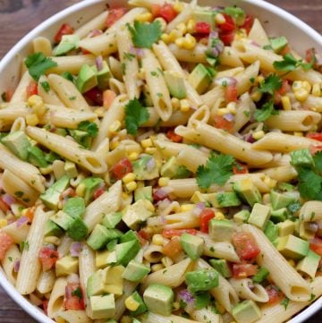 Pasta salad with corn and avocado