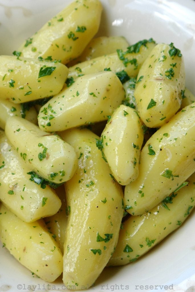 Fingerling potatoes or baby potatoes with parsley and butter
