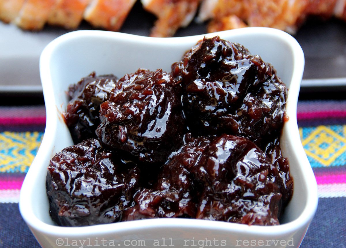 Salsa de ciruelas - Holiday prune sauce for turkey & pork