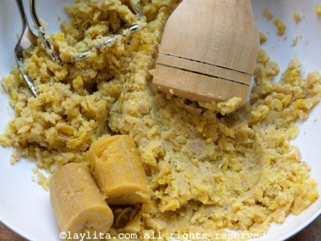 Mashed plantains in a a bowl