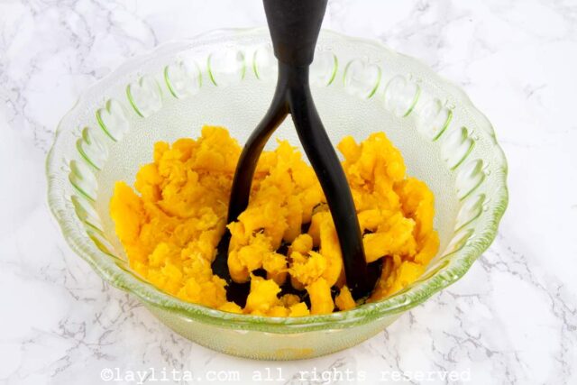 Preparing ripe plantain arepa dough for arepas de platano maduro