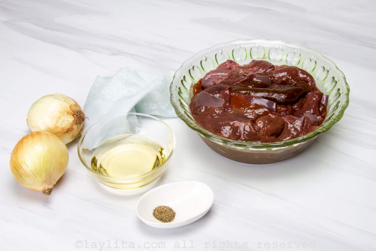 Ingredients needed to make hígado encebollado on a kitchen counter.