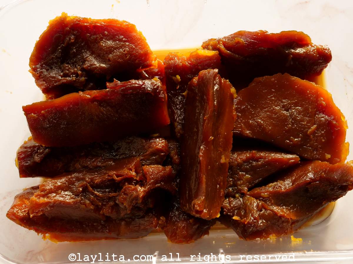 Chunks of caramelized or candied squash, known as dulce de zapallo