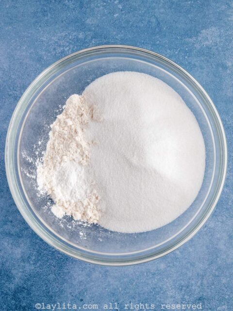 In a medium mixing bowl whisk together the flour, baking powder, and sugar.