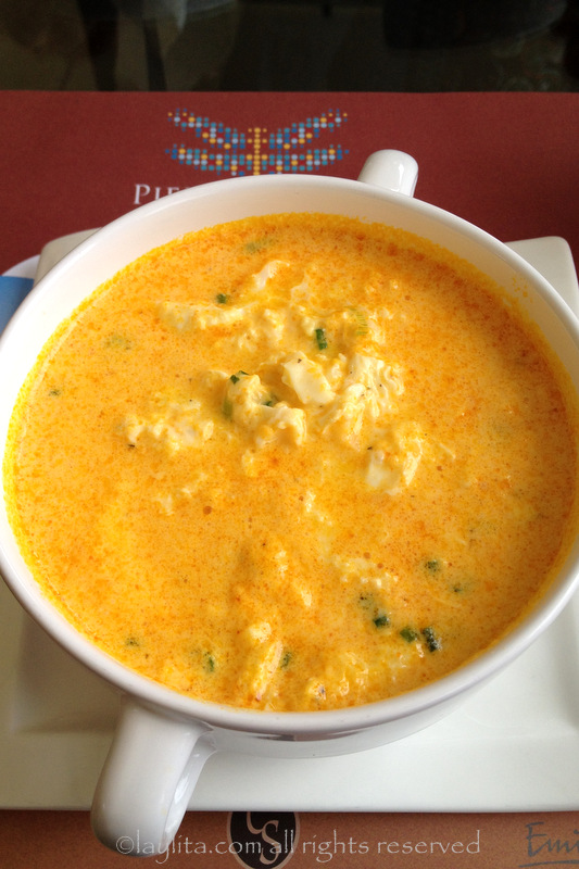 Caldillo de huevo egg broth soup