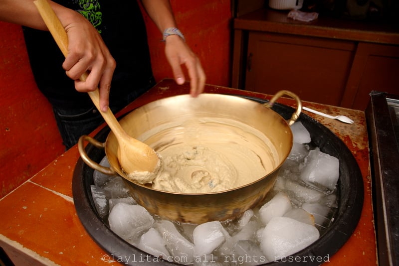 Helado de paila ice cream preparation in Ecuador